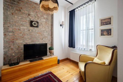 Authentic Galata Tower Central 2BD2Bath Home #411 - image 12