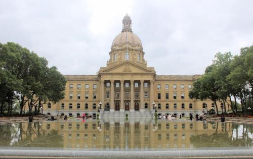 Private Rooms in a 2 Bedroom Condo Downtown Central Edmonton Non Smoking in Edmonton (AB)
