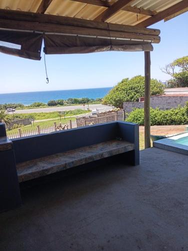 Oceans Rise 10-Sleeper Coastal Family Home in Pumula, KZN South Coast in Pumula