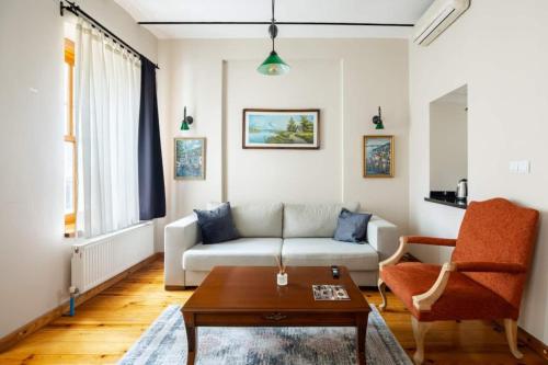 Cool Authentic 2BD2Bath Galata Tower Home! #413 - image 5