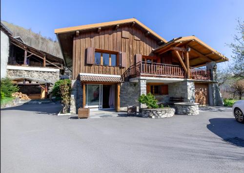 Chalet 8 personnes, face aux montagnes gîte à louer Landry