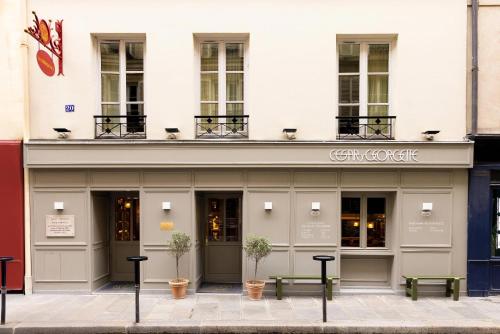 Exterior view, Hotel la Dépendance in 1st - Louvre - Chatelet