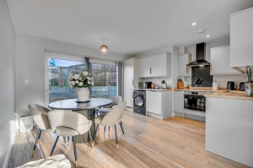 Létesítmények, Lovely 2-Bed House with parking in Chelmsford