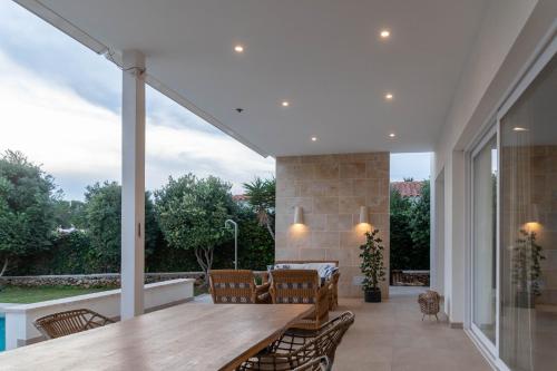 VILLA PETRA ARENAL D'en CASTELL – khách sạn tại Es Mercadal