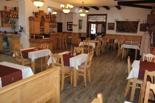 Hotel Encian - image 10