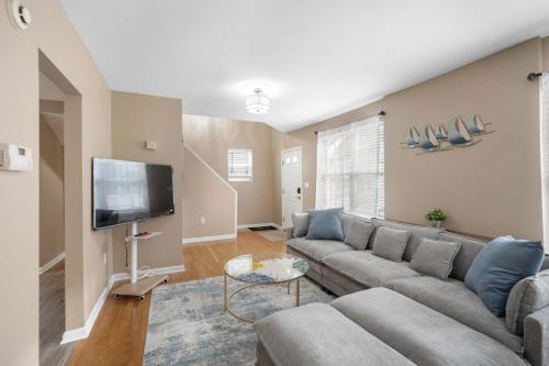 Tusculum Hilltop Haven For 8 – khách sạn tại Evanston