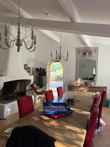 設施, Charming house in the heart of the green Provence in 高咸斯