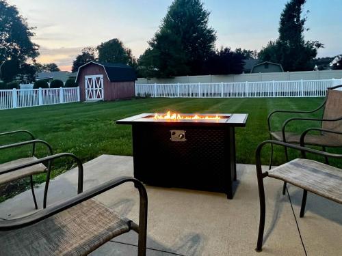 30 Something Quiet 3BR House Near I-77 & US-250 in New Philadelphia (OH)