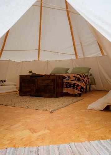 Les Cabânes-Tipi Paco en pleine nature (Les Cabanes-Tipi Paco en pleine nature) in Dio-et-Valquieres