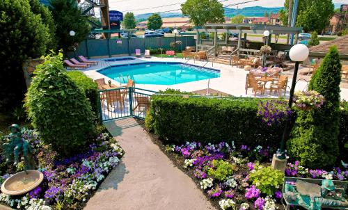 Arbors at Island Landing Hotel & Suites in Pigeon Forge, USA