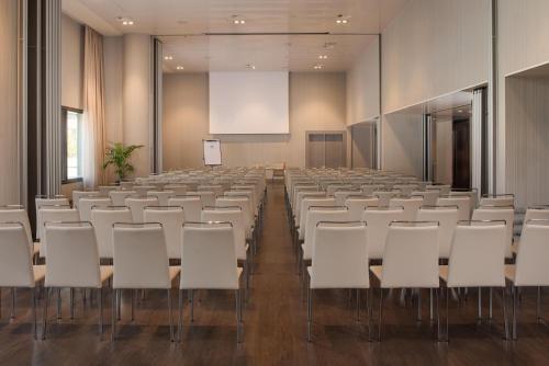 NH Parma - image 6
