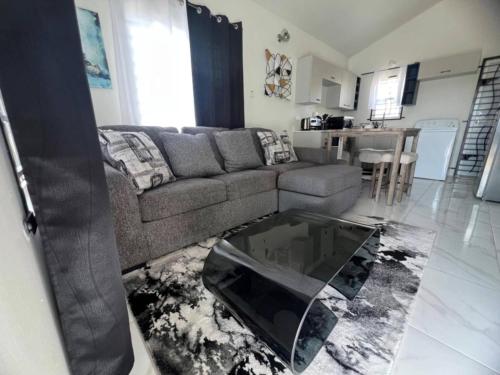 편의 시설/서비스, Charming 2 Bedroom Home in Phoenix Park Village in 스패니쉬 타운