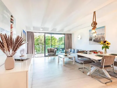 Prora - Ferienwohnung mit 2 Balkonen - Kapitänskajüte in Binz, Deutschland