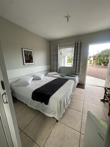 1 double bed, 1 twin bed