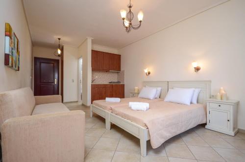 Perla Hotel Stop at Perla Hotel to discover the wonders of Naxos Island. The hotel has everything you need for a comfortable stay. Service-minded staff will welcome and guide you at the Perla Hotel. Designed for 