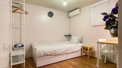 SISnBRO Guesthouse Room Type - Double Room