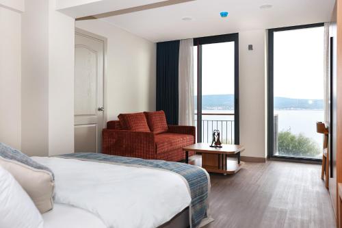 Silver Bay Club House in Kadıovacık