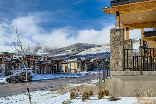 Luxurious 4 Bedroom Retreat close to Deer Valley East 1936 - image 12