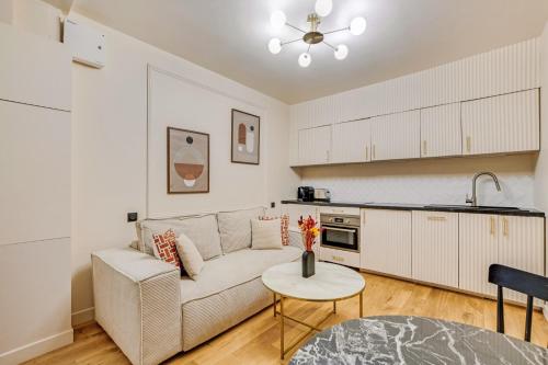 Pick A Flat's Apartment in Opera - Rue Grange Batelière