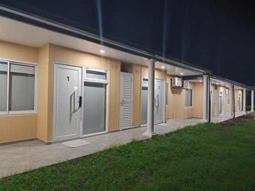 Exterior view, Dormis del Sol in Col. Caseros