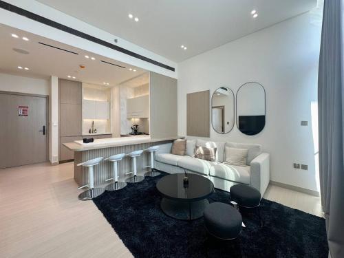 High-End Living With Private Pool - image 14