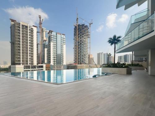 High-End Living With Private Pool - image 10