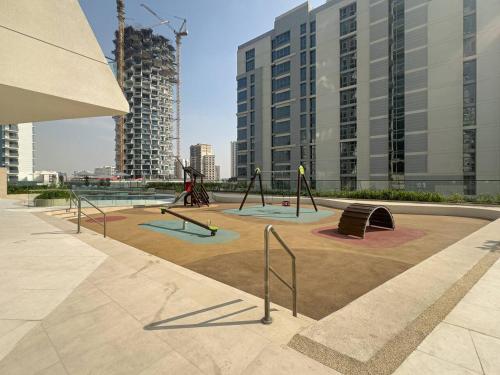 High-End Living With Private Pool - image 7