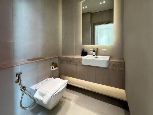 High-End Living With Private Pool - image 12