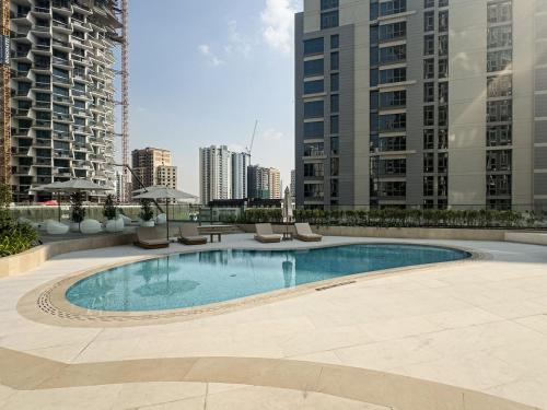 Modern and Cozy 1 Bedroom with Private Balcony Pool - image 7