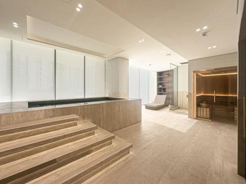 Modern and Cozy 1 Bedroom with Private Balcony Pool - image 14