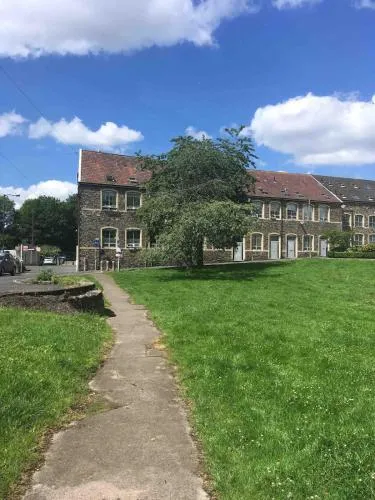 Superb Peaceful 1 bed apartment in St George. photo 2