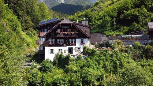 Exterior view of Hupfmuhle Pension