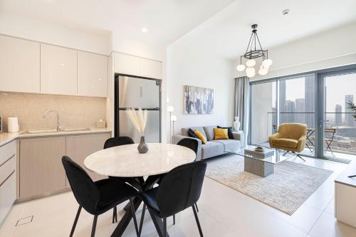 SmartStay at Burj Royale - Full Burj Khalifa View - Brand New Luxury Apartments