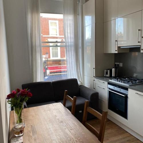 Kensington Corner Apartment