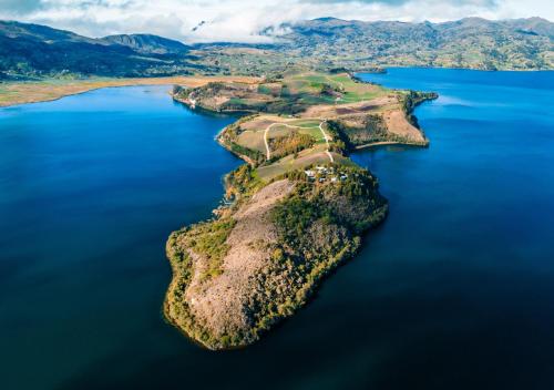 . Entre Islas LODGE
