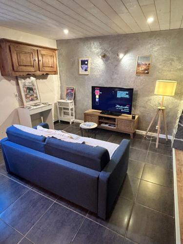 Chalet - video projecteur et terrasse - proche ski in Saint-Jeoire