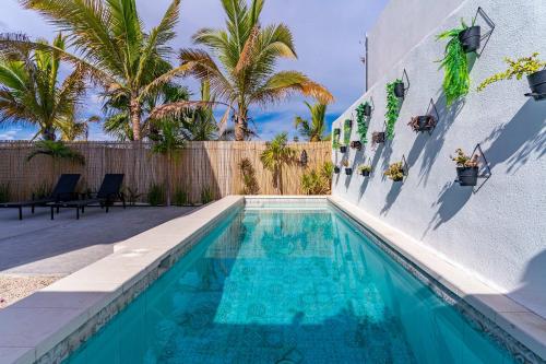 Modern House, Rooftop Ocean Views & Private Pool – khách sạn tại Chametla