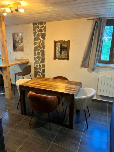 Chalet - video projecteur et terrasse - proche ski in Saint-Jeoire