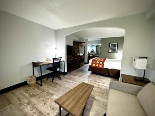 Super 8 by Wyndham Clovis - image 29