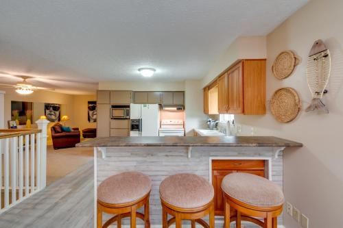 Barren River Lake Home with Boat Dock and Grill! in Lucas, USA