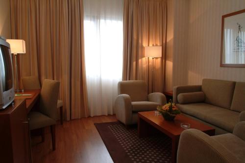 Sercotel La Princesa Set in a prime location of Mostoles, Sercotel Spa La Princesa puts everything the city has to offer just outside your doorstep. Offering a variety of facilities and services, the hotel provides all yo