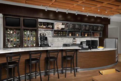 Fairfield Inn and Suites Phoenix Chandler Fashion Center - image 9