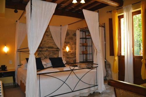 OASI LIGNANA Country Chic Apartments, nestled in a 40-hectare estate in Pescia
