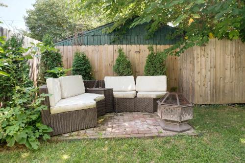 Cozy Home near Downtown - Close to Nulu - Sleeps 6 - image 2