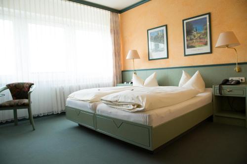 Double Room (1 Adult)