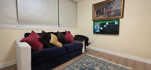 London Luxe Nest Your Perfect Short Stay - image 9