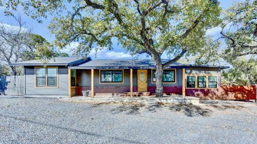 Downtown Studio 1 at Beer Ranch Project Inn in Wimberley (TX)