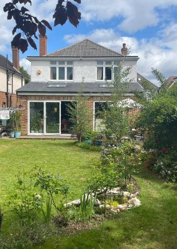 Family home in Bournemouth with garden in Wallisdown and Winton West