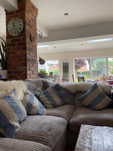 Family home in Bournemouth with garden in Wallisdown and Winton West