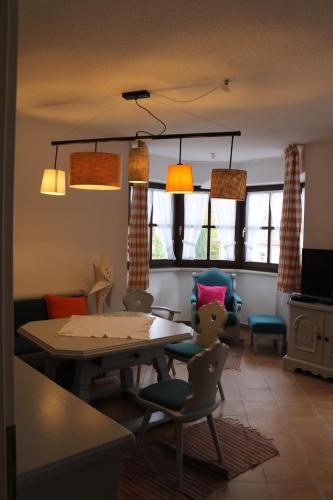 Guestroom, Ferienwohnung Elektra in Marquartstein